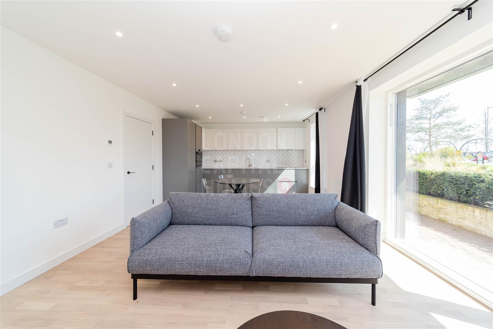 2 bed property in Watson House, Greenleaf Walk, London